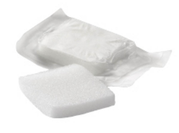 MEDICAZIONE IN COMPRESSE DI POLIURETANO ESPANSO FORMATO DA RETICOLI CELLULARI A NIDO D'APE 10PZ 5X5X1CM STERILE - Farmamood